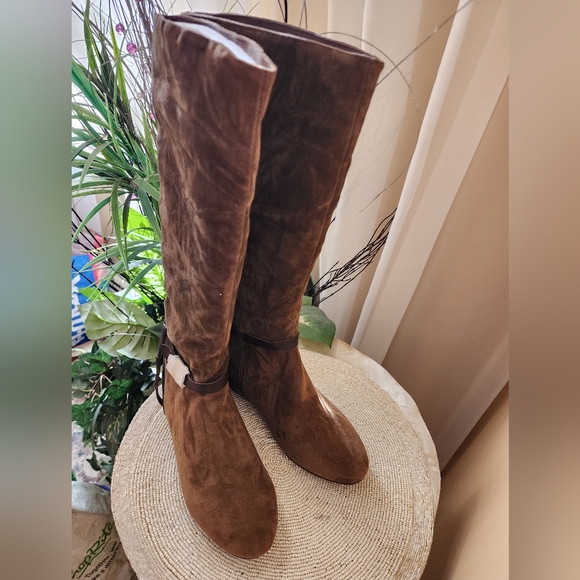 NWT. ROTH  fabric upper boots.SIZE 8 - Picture 5 of 9